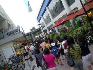 SUPER LONG QUEUE