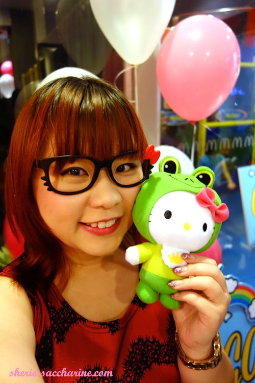  photo McdonaldsHelloKittyFairyTalesCollection16.jpg
