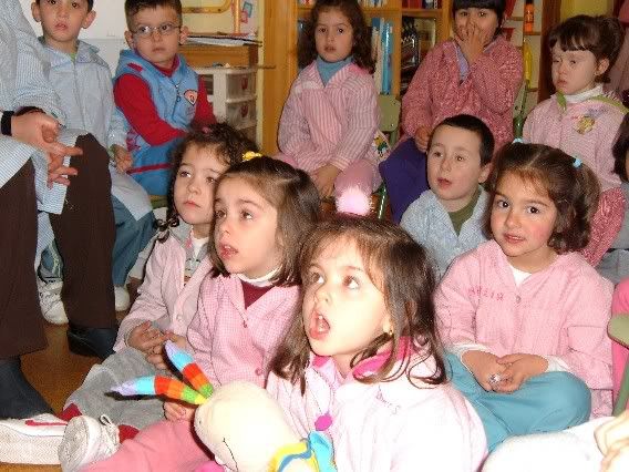 escuchando un cuento escuchando un cuento