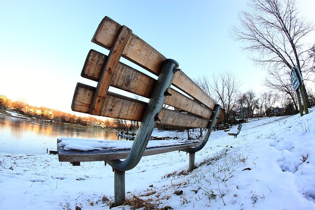 IMAGE: http://i217.photobucket.com/albums/cc60/19_jesse/editedbenchfisheyelake.jpg