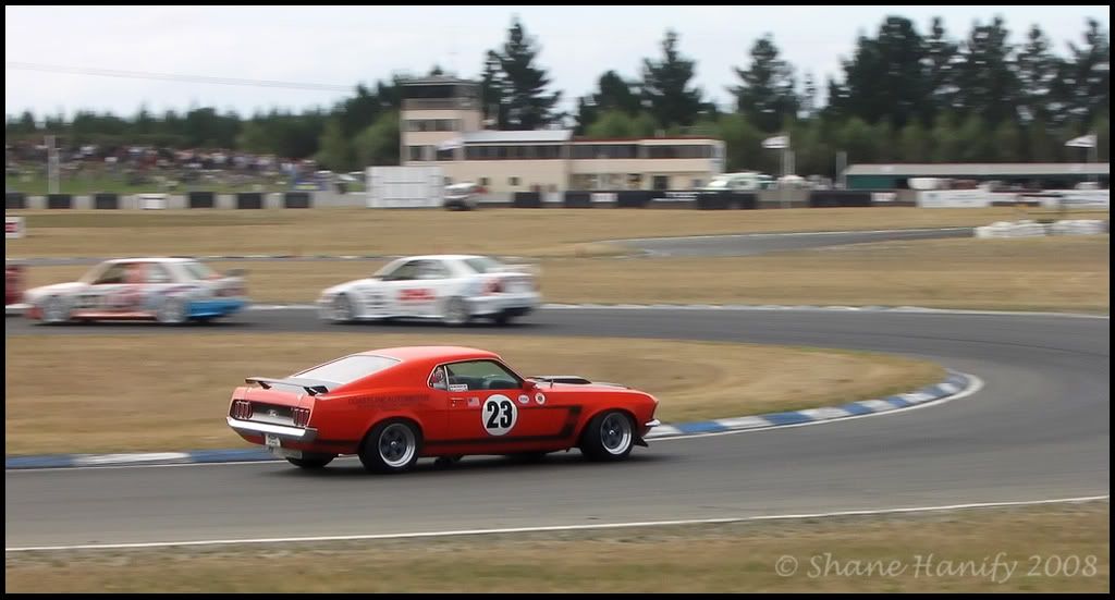 IMAGE: http://i217.photobucket.com/albums/cc83/low_orbt/Pony2.jpg